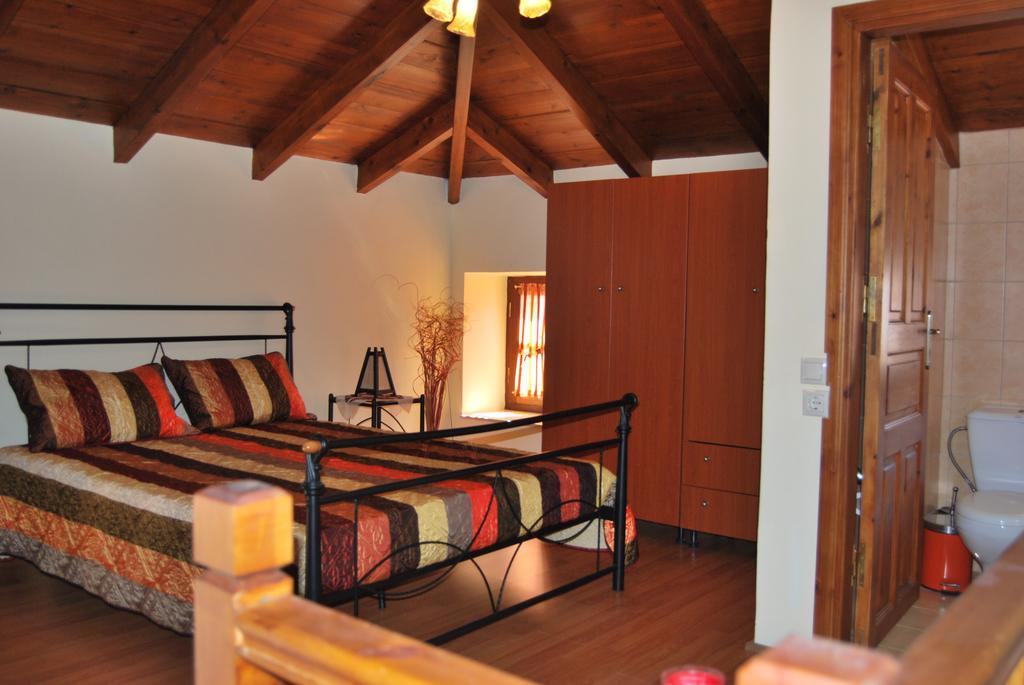 Mika'S House Villa Chalki Town Rum bild