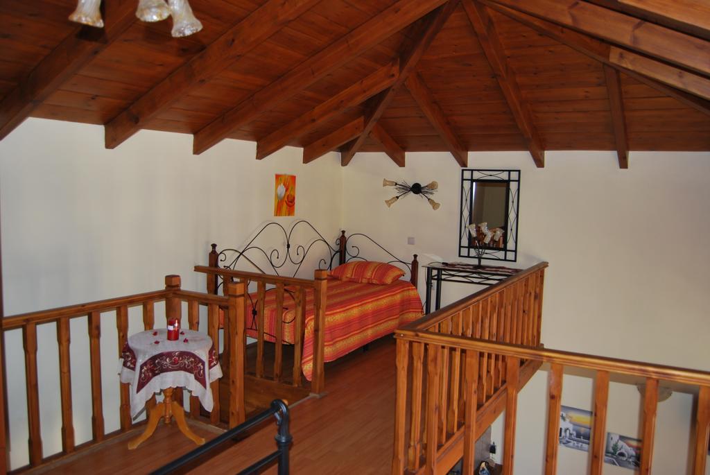 Mika'S House Villa Chalki Town Rum bild